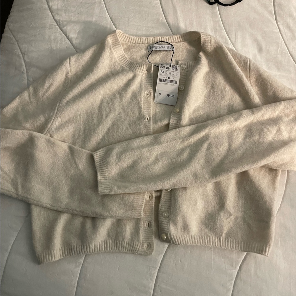 BNWT Stradivarius Cream Cardigan